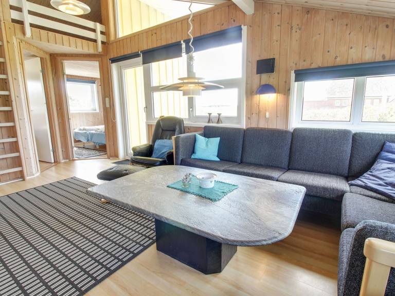 Vacation home with patio & sauna — photo 4
