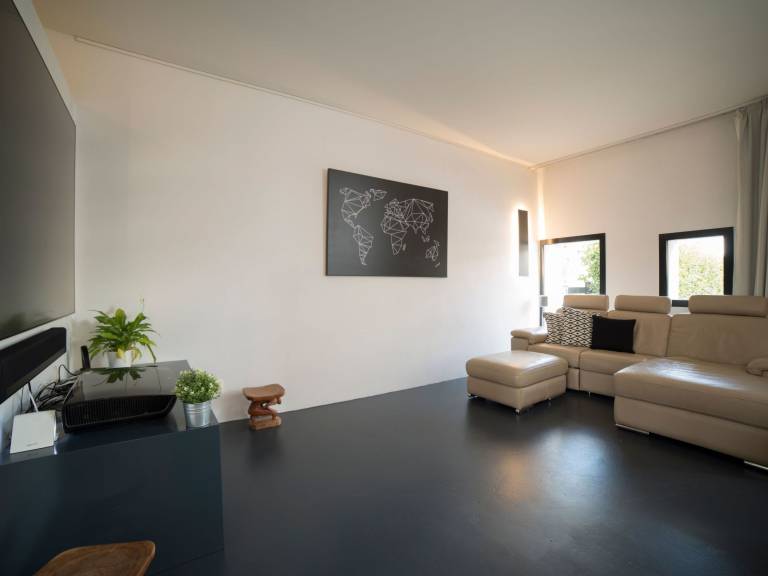 Child-friendly lovely vacation home with private pool & barbeque | Dogs allowed — photo 4
