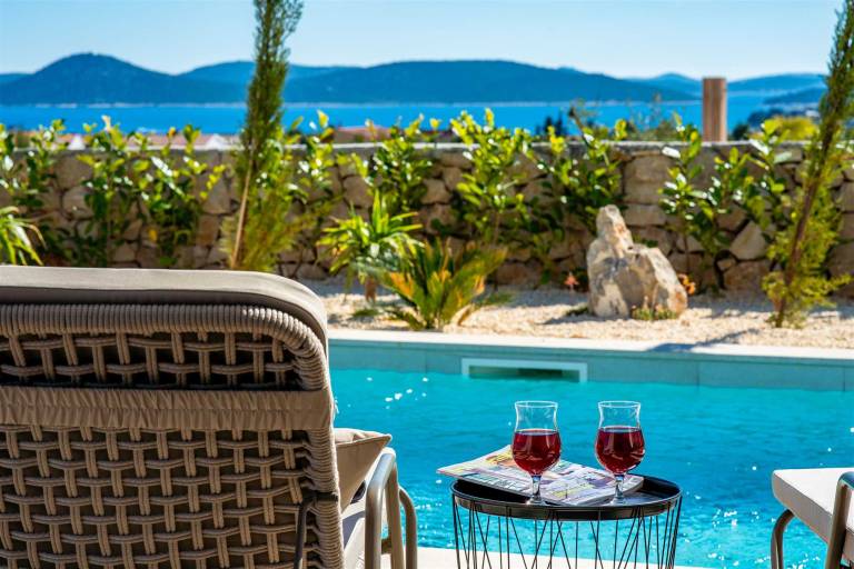Villa Gemma - family friendly, heated pool, Jacuzzi, sauna by MyWaycation — photo 3
