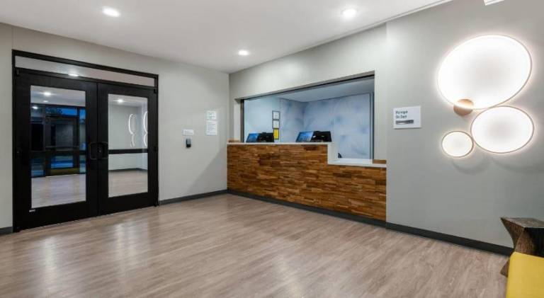 ECHO Suites Extended Stay by Wyndham Bozeman — photo 5