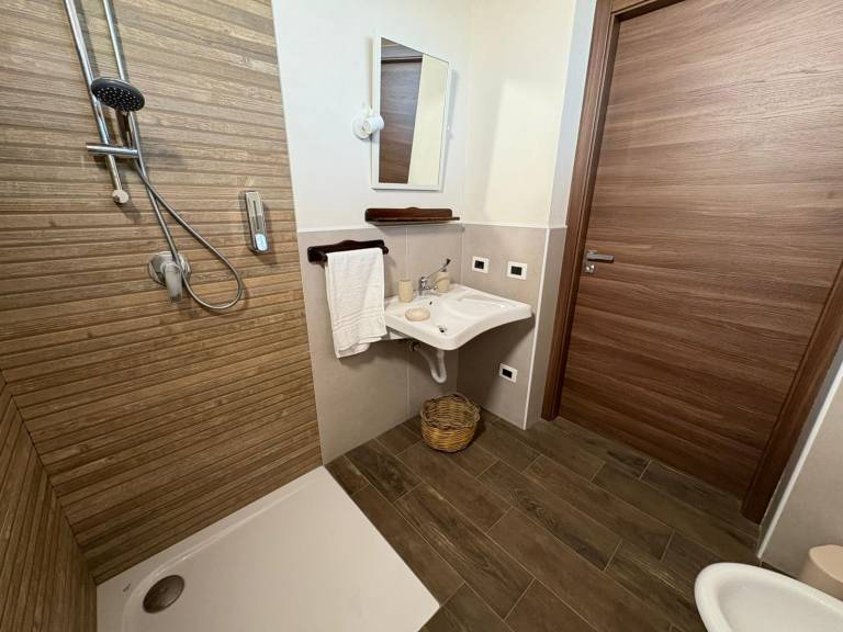 Child-friendly dedicated room with garden, terrace & BBQ | Garden view | Dogs allowed — photo 3