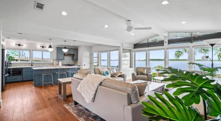 Relax in Style – 5BR Home w Pool Hot Tub Stunning Harbor Views — photo 4
