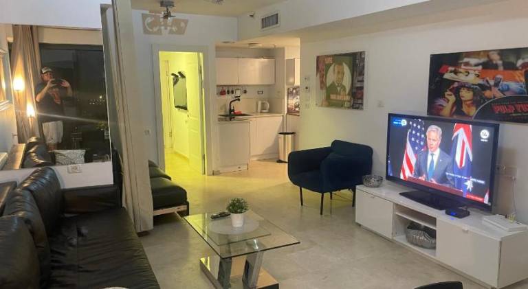 Serviced apartment with hot tub & sauna in Herzliya
