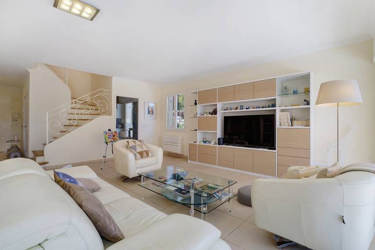 Villa 'Les Collettes' with Private Pool, Wi-Fi, and Air Conditioning — photo 4