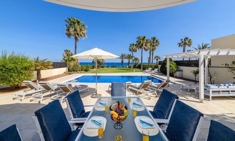 Villa Paralimni