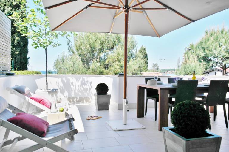 Family-friendly lovely vacation home with barbeque, terrace & garden | Garden view | Pets are welcome — photo 2