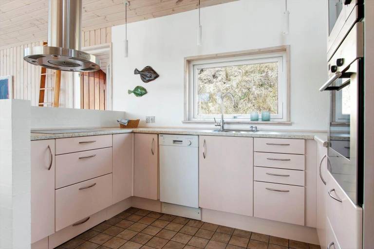 Fully equipped beautiful house with grill & patio | Next to the beach | Pets are welcome — photo 5