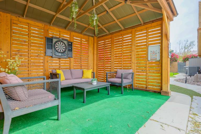 Gazebo, Putting Green! Festival Home Base in Indio — photo 2
