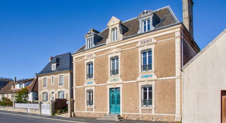 Villa Cesune - maison de caractere face au port - 13 personnes in Bayeux