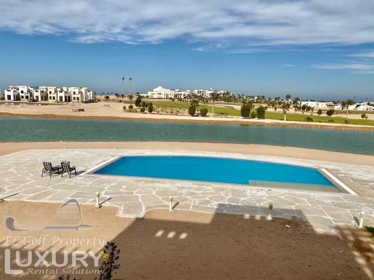 Villa with pool, garden & jacuzzi | Water view — photo 5