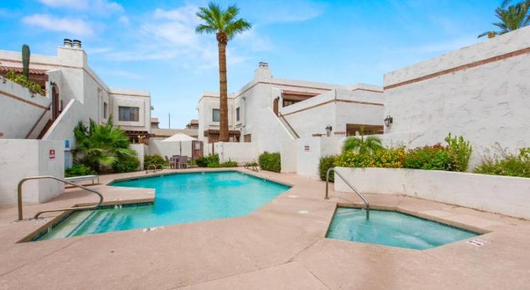 Apartment with pool | Pets allowed — photo 3