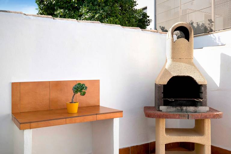 Pet-Friendly "Apartamento en la Playa con Terraza 3" close to the Beach — photo 4