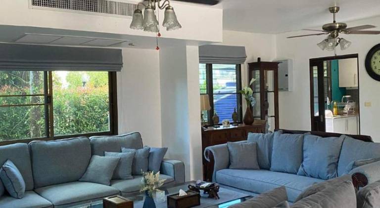 Villa with pool — photo 3