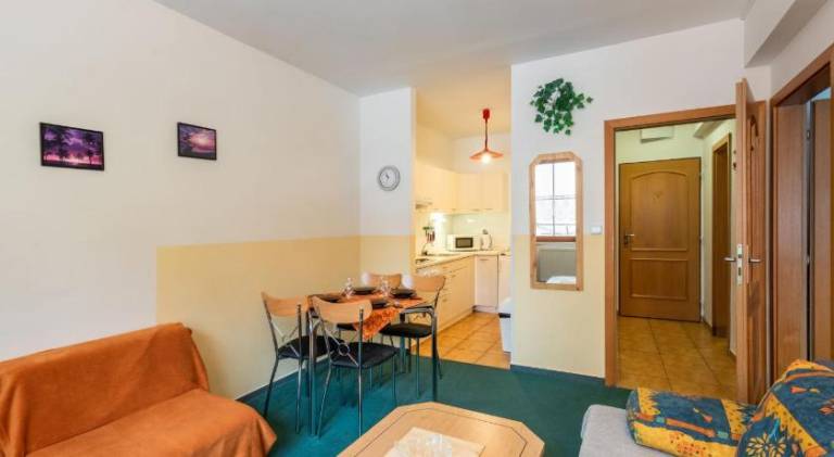 Apartment with 1 room for 4 persons — photo 2