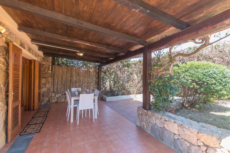 Beautiful villa with yard & terrace | Garden view | Close to the beach | Pets are welcome — photo 2