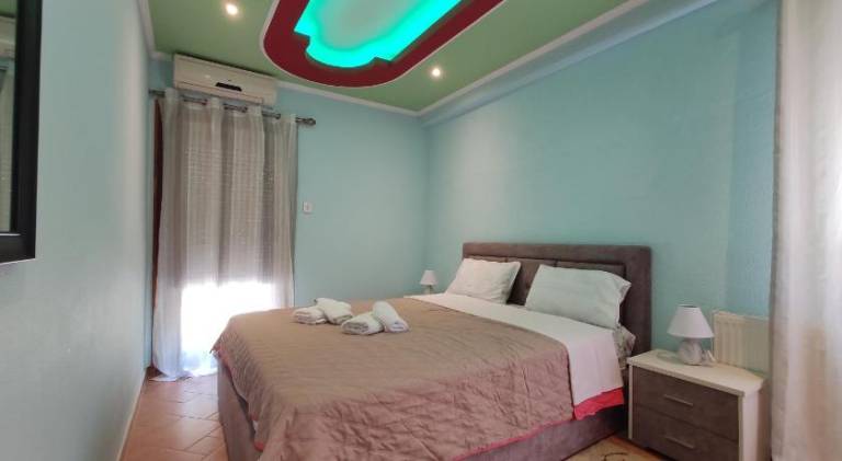Rental apartment with yard & terrace in Thasos