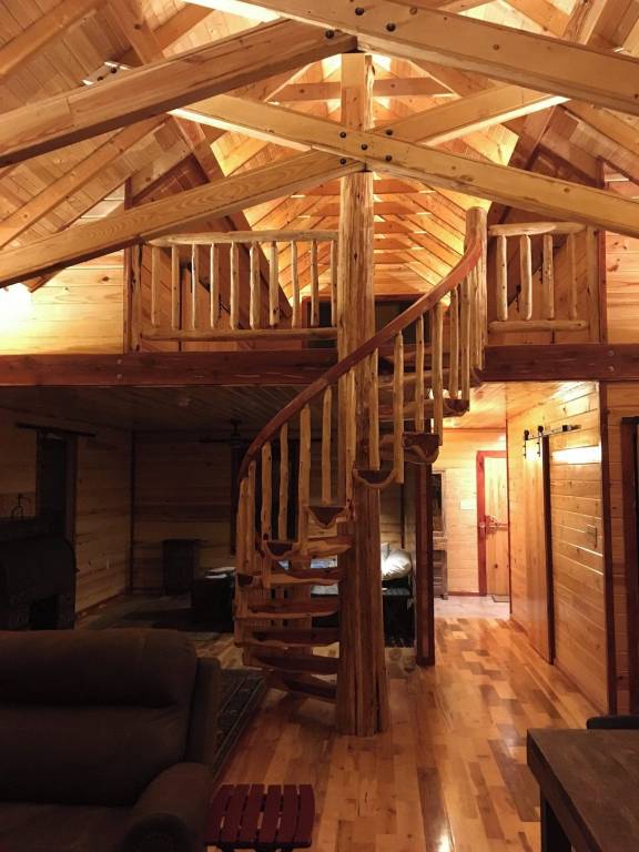 Cabin  Adamsville