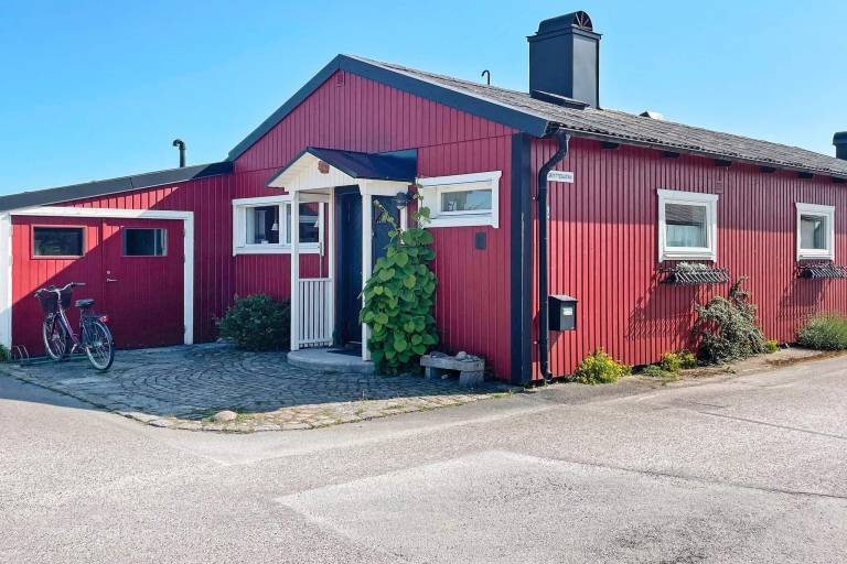 Fully equipped wonderful house with patio & garden | Pets are welcome — photo 4