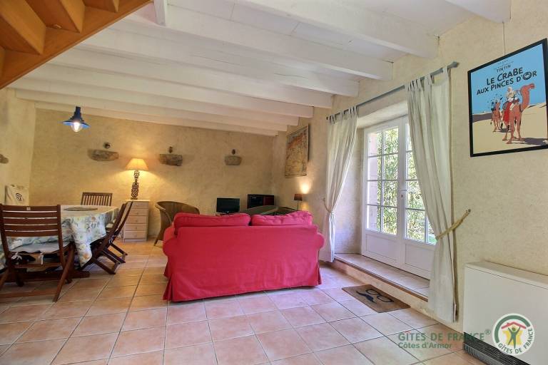 Gite with patio & yard — photo 5