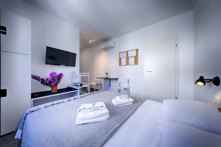 Privatzimmer in Komiža, Kroatien für max. 2 Personen Privatzimmer in Komiža, Kroatien für max. 2 Personen