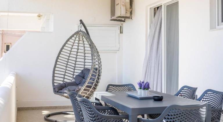 Vacation home with yard & terrace | Perfect for remote work — photo 4