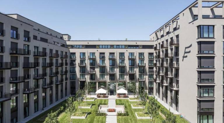 Serviced apartment with patio & garden in Munich