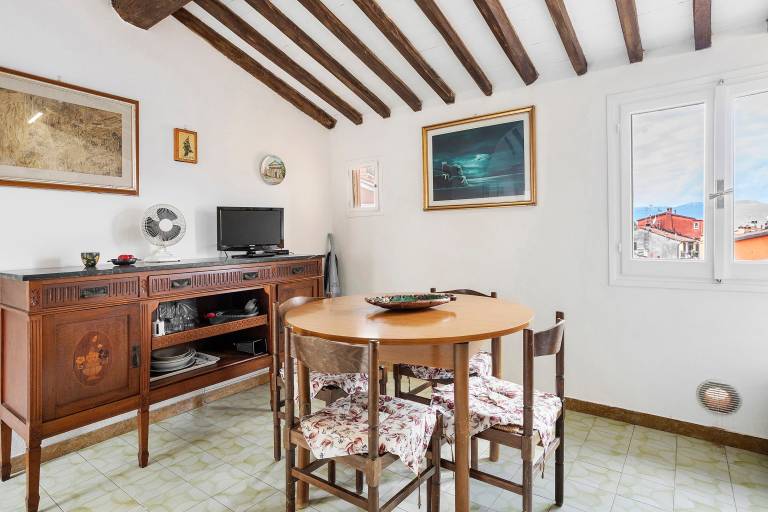 Holiday apartment with patio | City view — photo 3