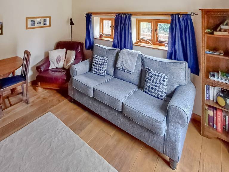 Cottage with terrace, garden & BBQ — photo 2