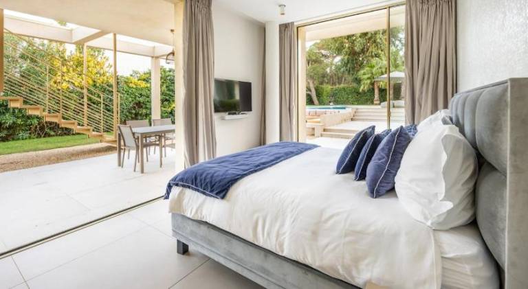 Villa with pool | Beach nearby | Pets are welcome — photo 2