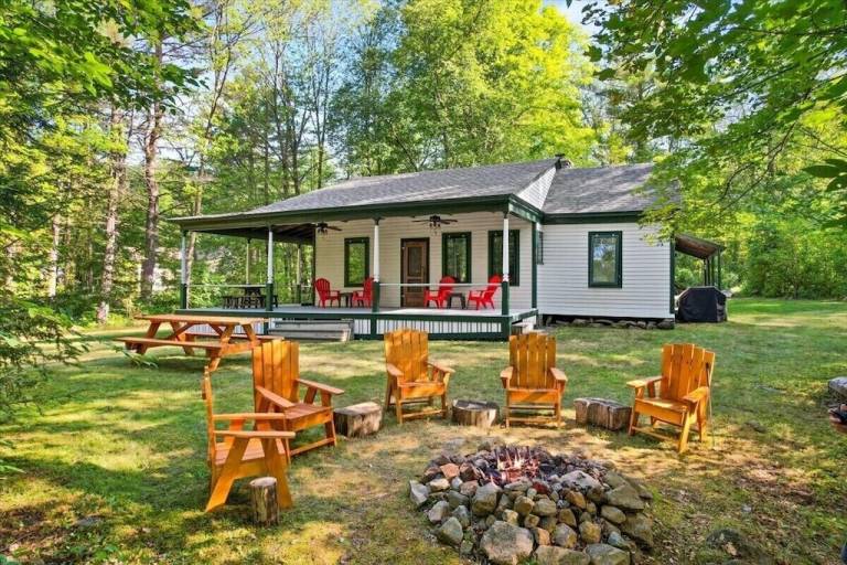 Lake George Cabin Rentals From $119 | HomeToGo