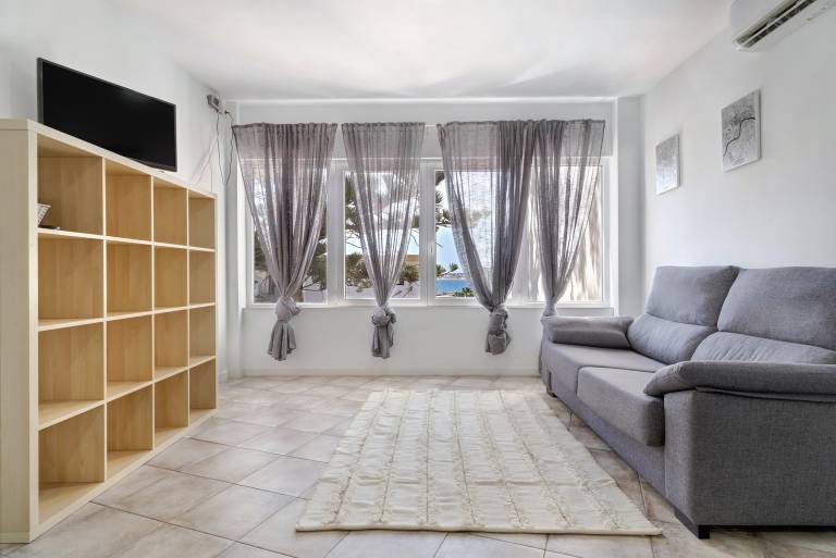 Vacation Apartment 'Las Flores5' with Sea and Beach View, Wi-Fi and Air Conditioning — photo 2