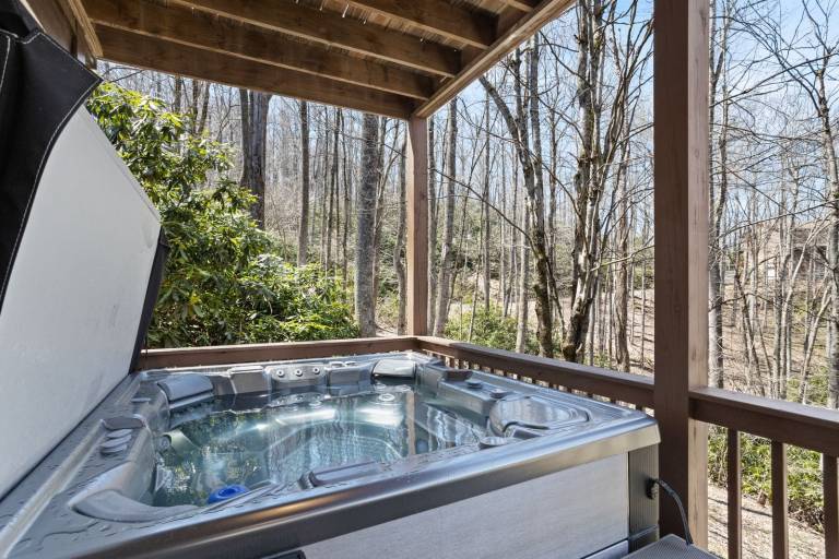 Cabin with hot tub & barbecue | Mountain view — photo 2