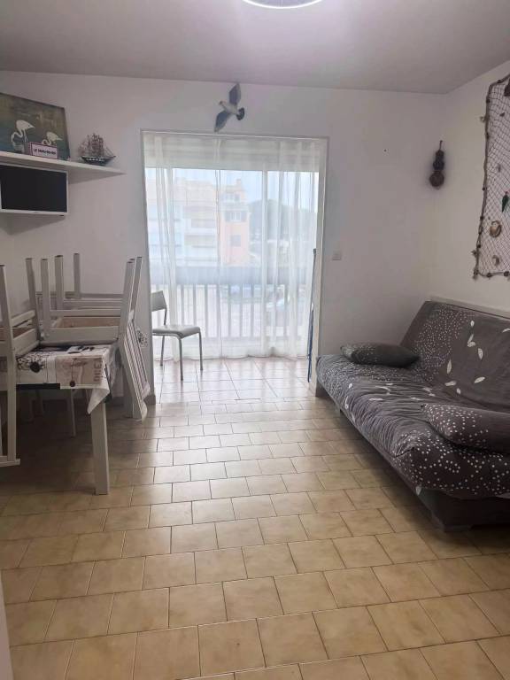 Apartment with terrace — photo 4