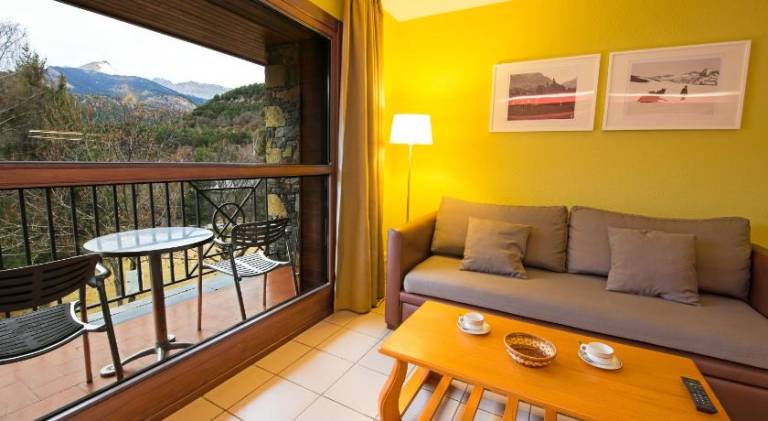 Beautiful holiday apartment with garden, patio & barbecue | Dogs allowed — photo 3