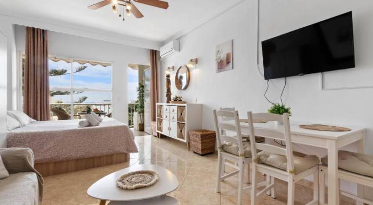 Apartment with pool, patio & garden | Beach nearby | Dogs allowed — photo 2