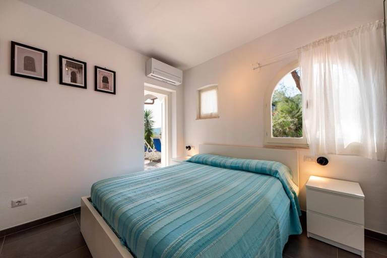Holiday apartment with garden — photo 3