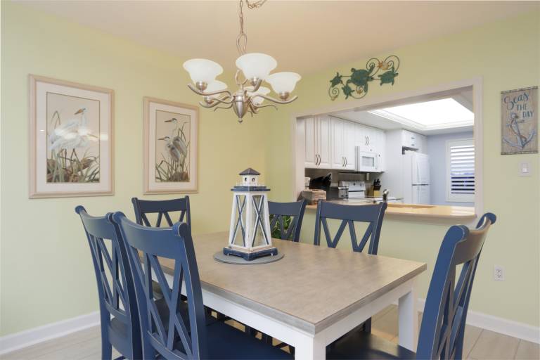 Nicely Decorated- Bright Florida Style Beach Vacation! Pet Friendly- Loggerhead Cay 414 — photo 3