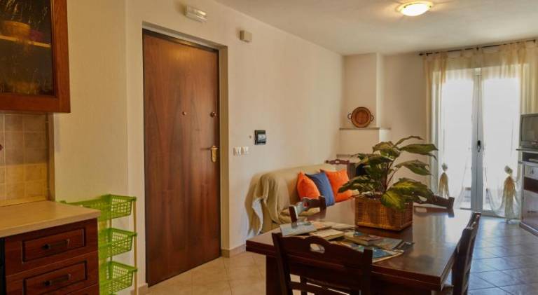 Apartment with garden, terrace & barbeque — photo 2