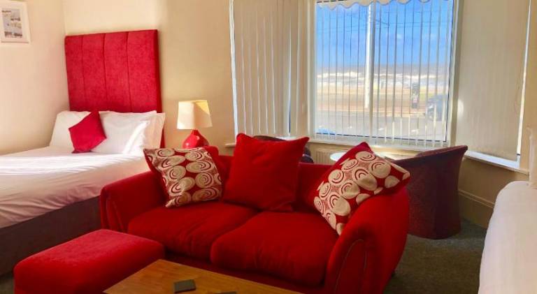 Rental apartment with terrace | Next to the beach | Good for workation | Pet-friendly — photo 2