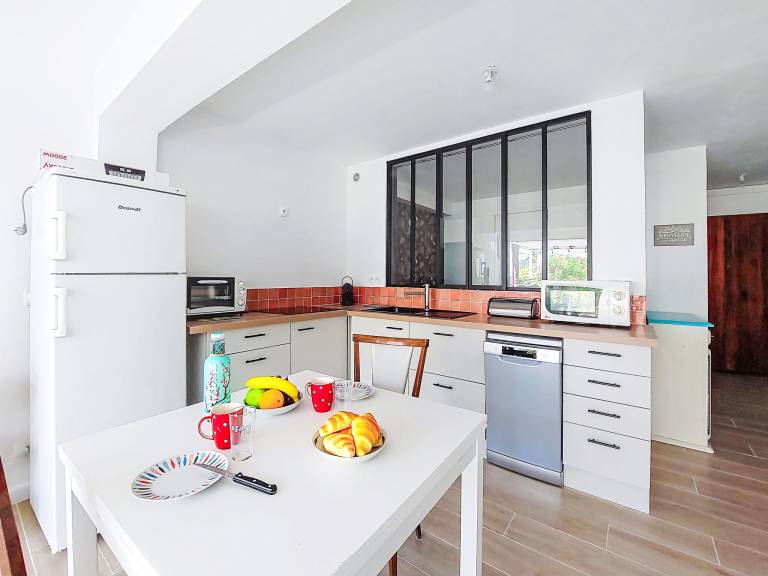 Fully equipped nice holiday apartment with patio, BBQ & yard | Next to the beach | Pet-friendly — photo 5