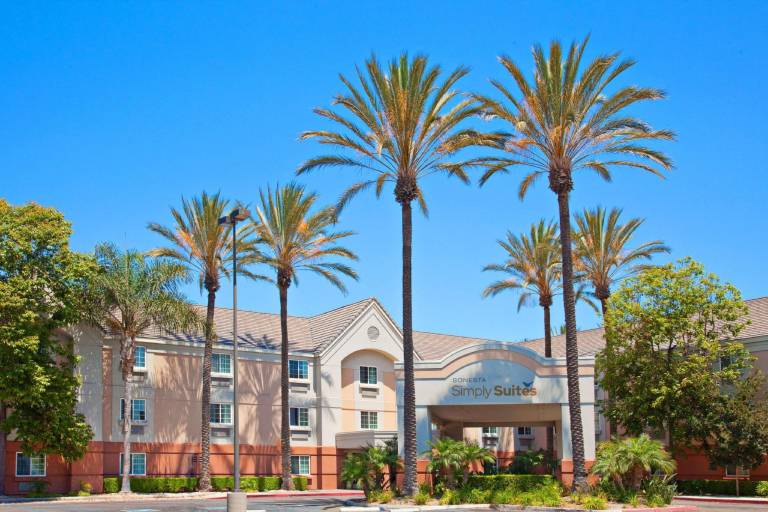 Sonesta Simply Suites Orange County Airport in Santa Ana, CA