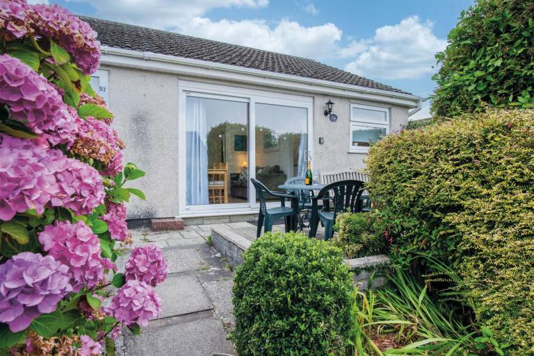 Family-oriented beautiful chalet | Beach view | Pets are welcome in Swansea