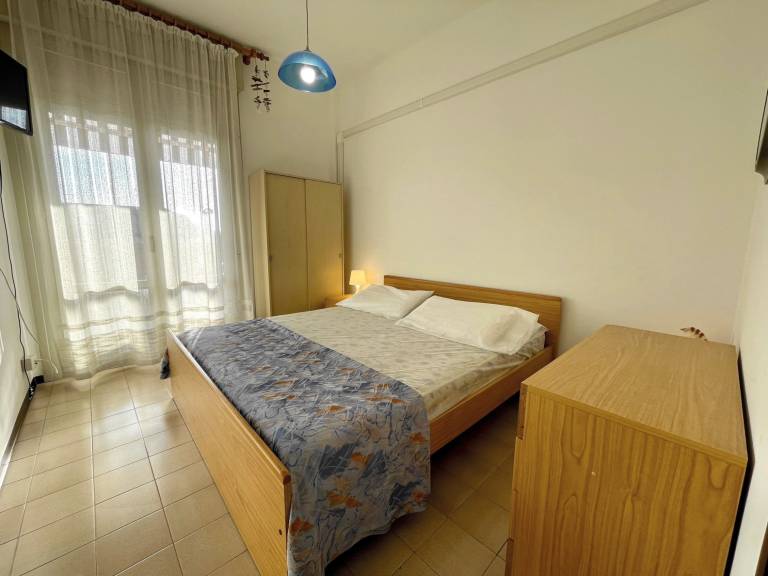 Holiday apartment with pool | City view — photo 2