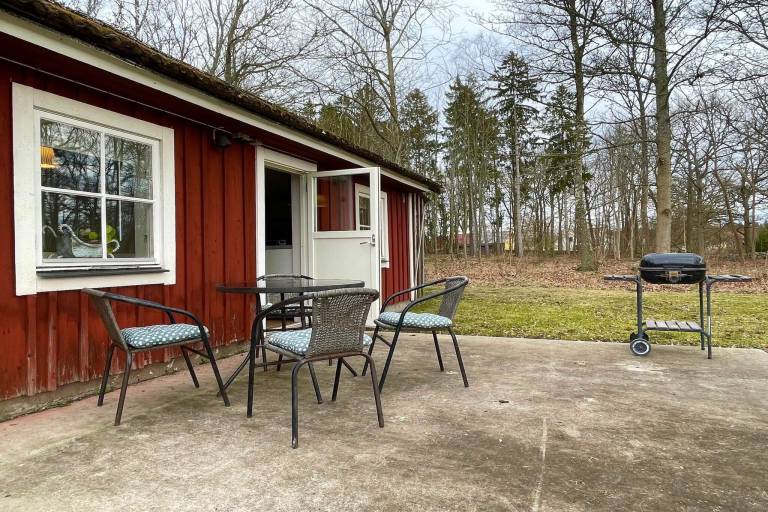 Fully equipped pleasant vacation home with yard & BBQ | Pets allowed — photo 3