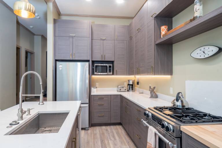 Child-friendly condo with hot tub & terrace | Water view | Close to the ski | Perfect for remote work | Pet-friendly — photo 4