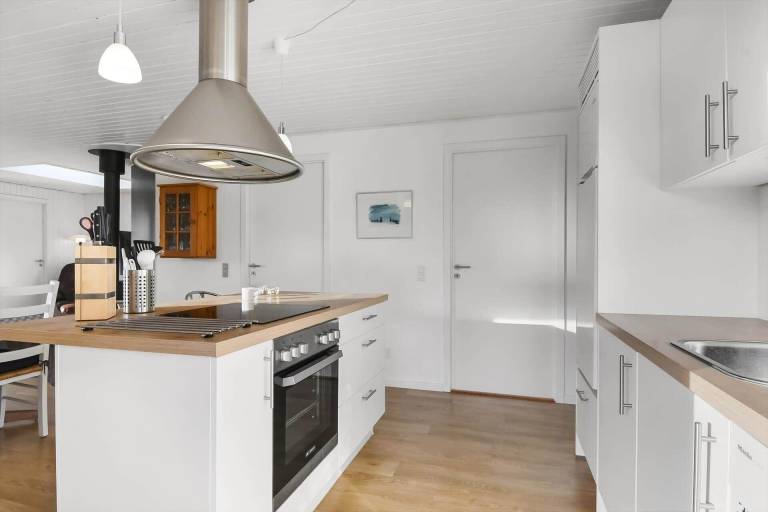 Fully equipped vacation home with barbecue, patio & sauna | Pet-friendly — photo 4