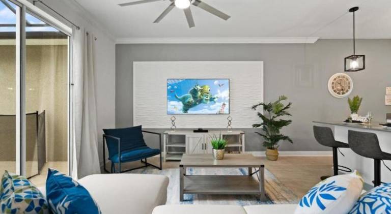 Spacious vacation home with private pool, barbeque & patio | Pets are welcome — photo 4