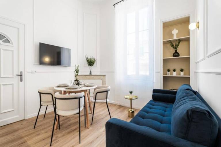 Apartment with terrace in Cannes