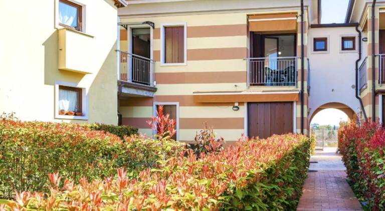 Pleasant holiday apartment with pool, patio & yard | Pet-friendly — photo 4