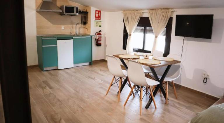 Rental apartment with patio, garden & barbeque — photo 4